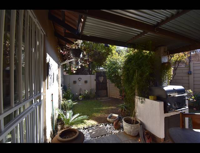 2 BEDROOM SIMPLEX FOR SALE IN NORTHWOLD